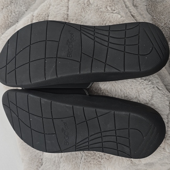 Ergo Foot Black Slide Sandals - Picture 5 of 5